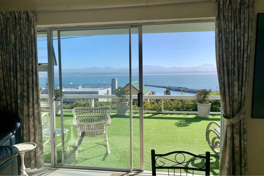 To Let 2 Bedroom Property for Rent in Mossel Bay Central Western Cape